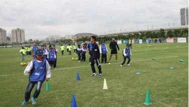 Coach are training students from Yuxi Primary School