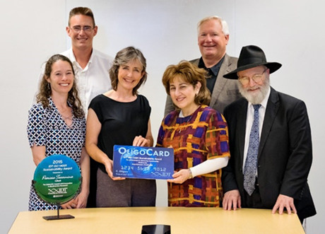 From L to R: Dr Maurine Neiman; Dr Rob Knight; Dr Patricia Tavormina; Elizabeth Walder; Dr Mark Behlke; and Dr Joseph Walder, IDT Founder and CEO.